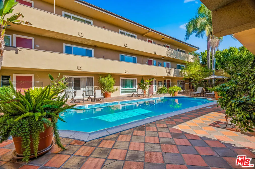 970 Palm Avenue 101, West Hollywood, California 90069 home-pic-28